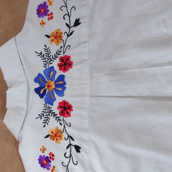 Westbound Petites Floral Embroidered Shirt - Picture 7 of 7